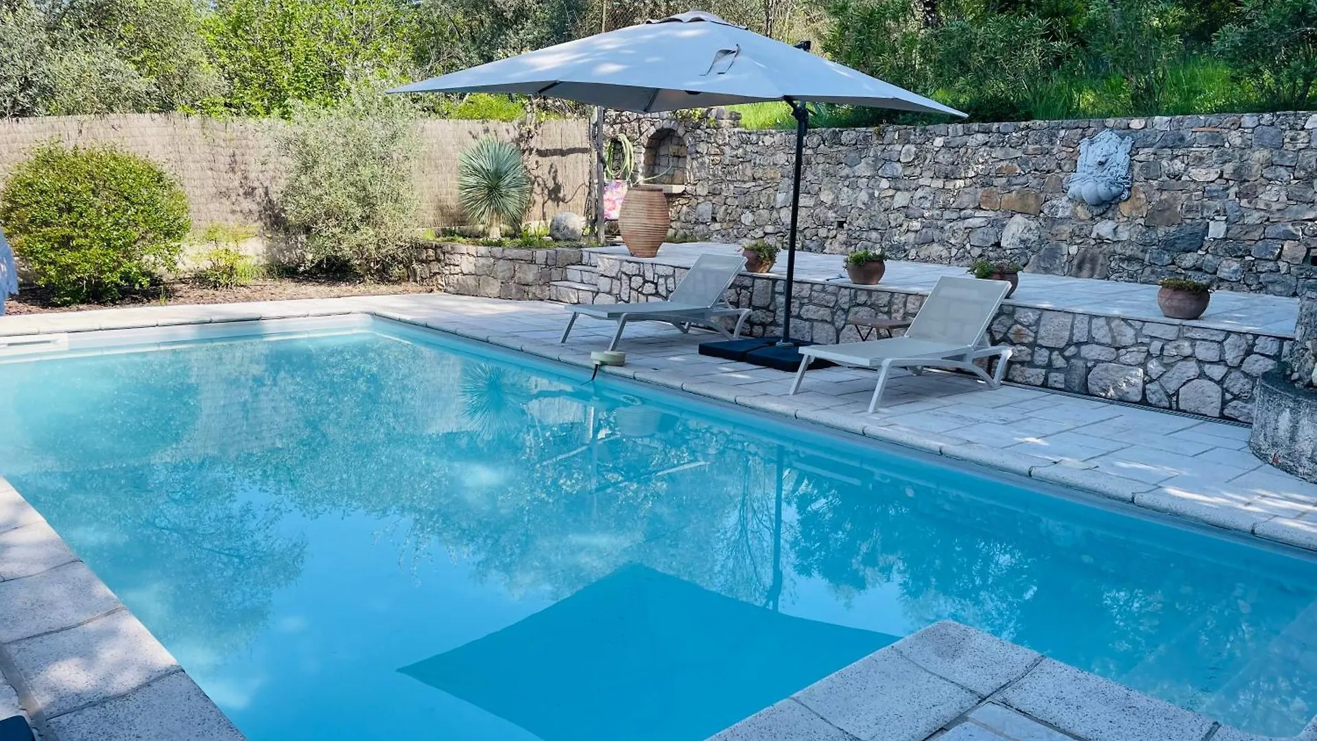 Couette-café Bed and Breakfast Mas Lou Piastoun à Fayence France